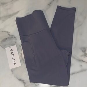 Athleta Salutation Stash Pocket II 7/8 Tight